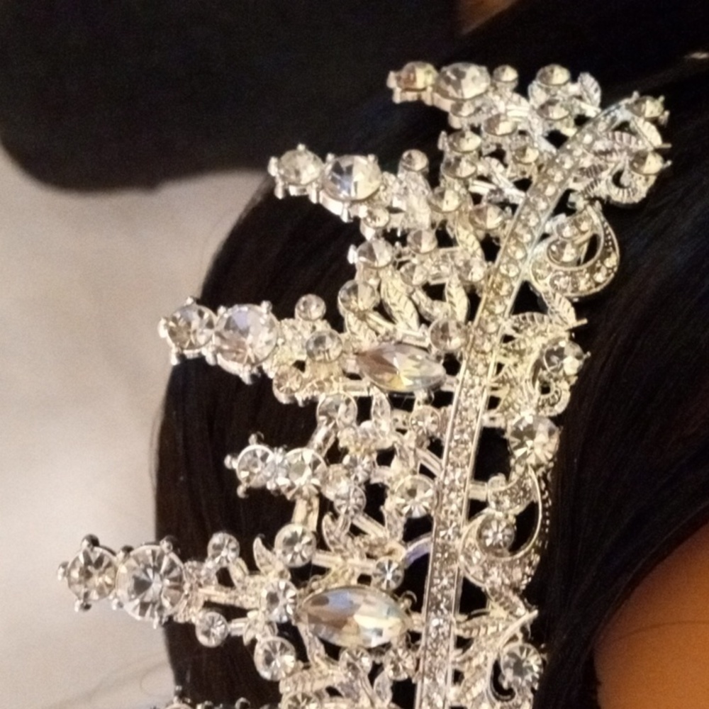 Crown - Picture 3 of 4